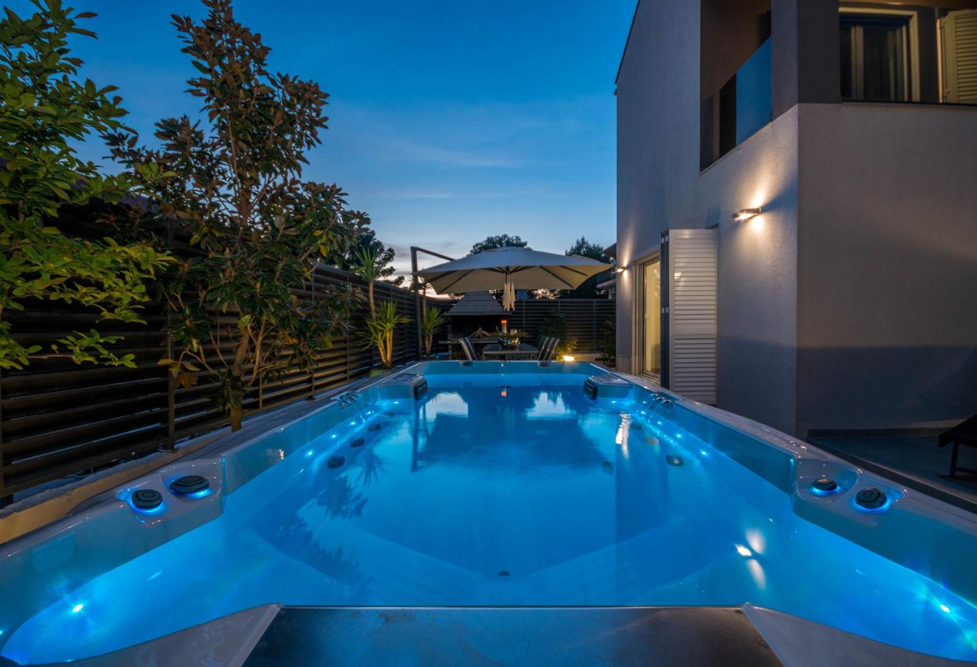 Apartment House With Pool Ledenko Biograd Na Moru