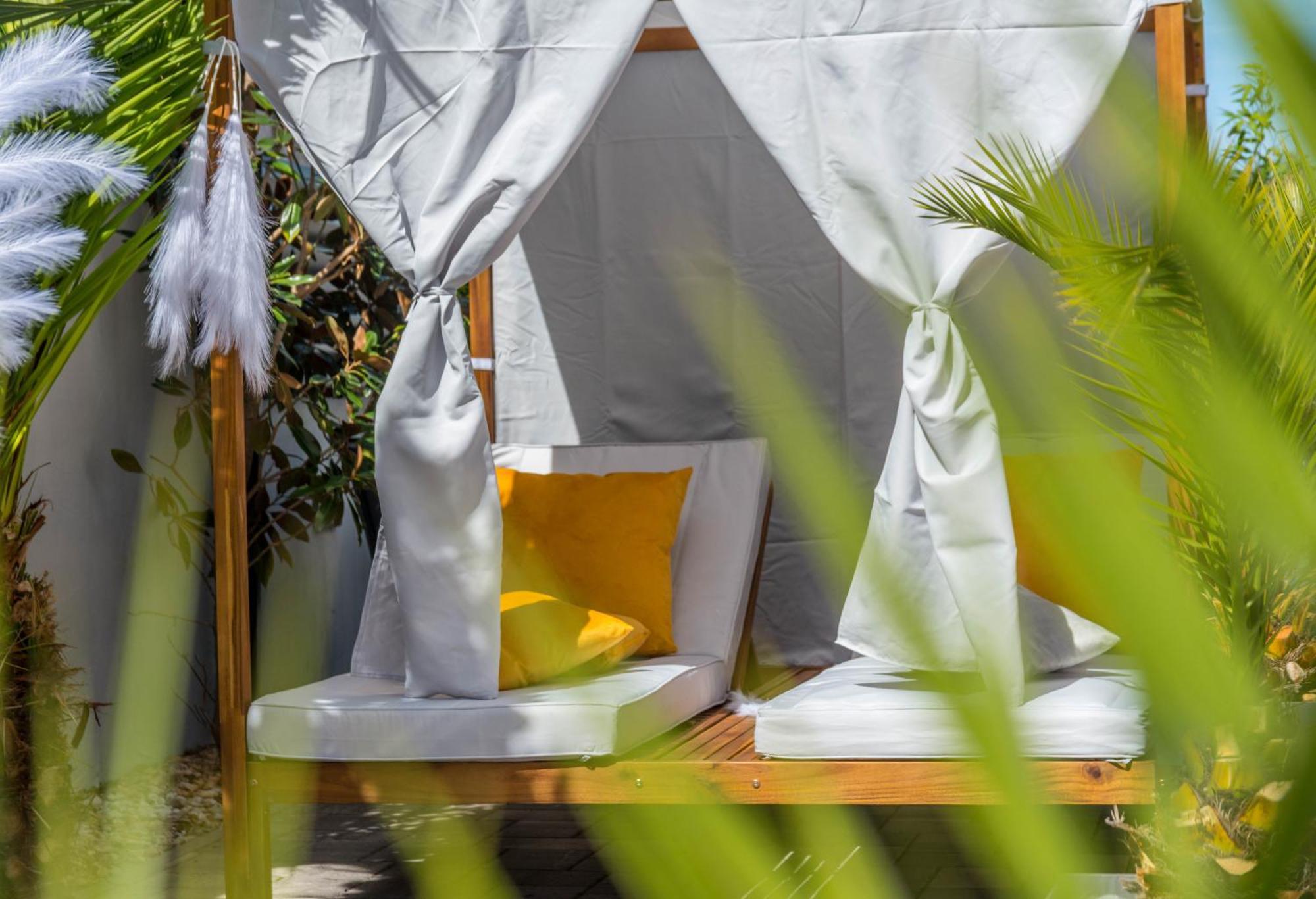 Apartment House With Pool Ledenko Biograd Na Moru