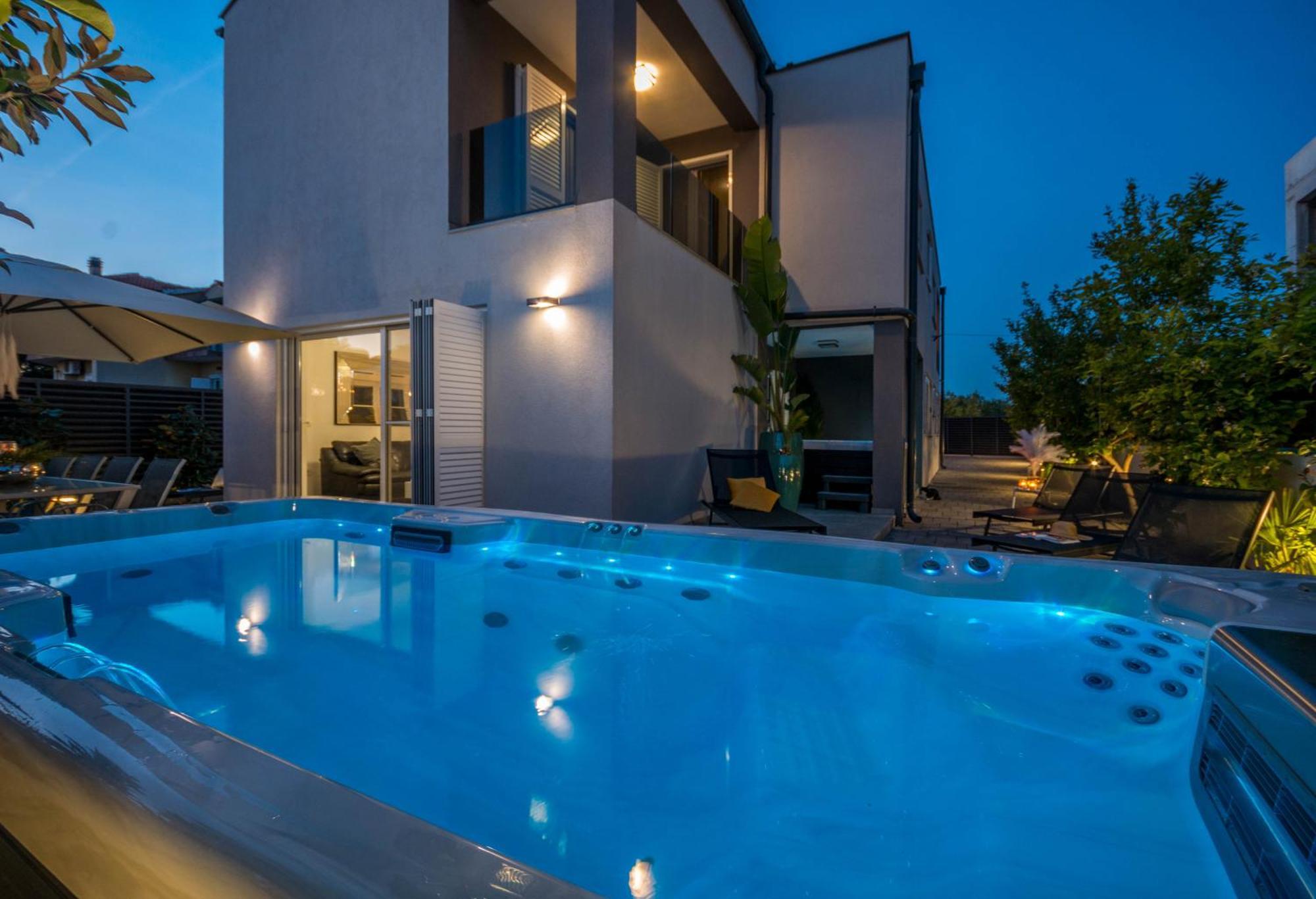 Apartment House With Pool Ledenko Biograd Na Moru