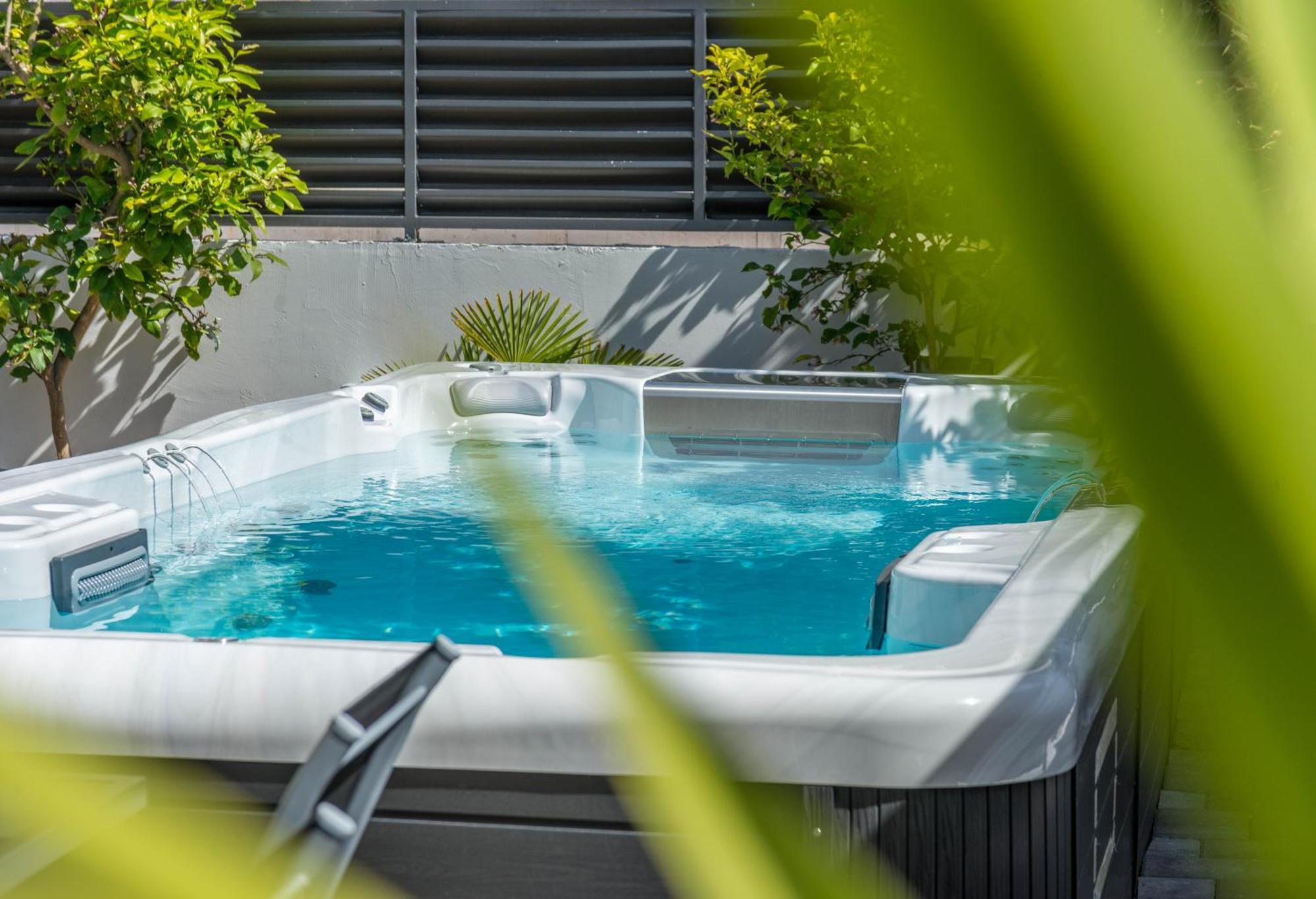 House With Pool Ledenko