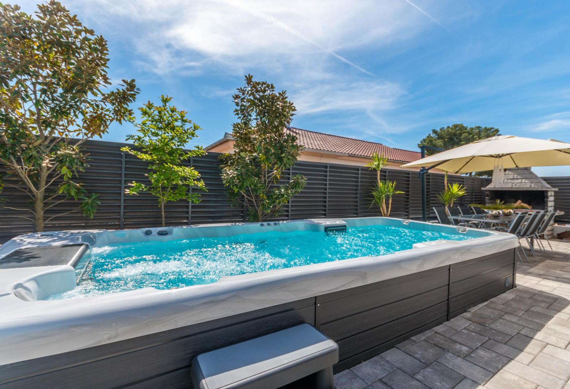 Apartment House With Pool Ledenko Biograd Na Moru